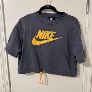 Nike Women's Sportswear Icon Clash short sleeve cropped top